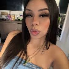 Danielle Callahan's Instagram, Twitter & Facebook