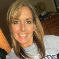 Julie Estill's Instagram, Twitter & Facebook