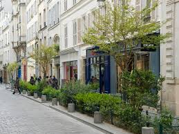 Deux kilomètres carrés seulement, dans un triangle d'or situé en plein centre de la capitale : Pourquoi Sejourner Dans Le Marais Quand On Vient A Paris
