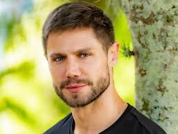 Jonas Sulzbach declara voto em Flávio Bolsonaro com publicidade da Globo; VEJA VÍDEO!