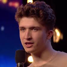 BGT＞ 来自Maidstone 的小哥哥Aaron Frith翻唱swing版本的toxic，帅得不要不要的_哔哩哔哩_bilibili