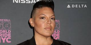 Looking for sara ramirez short hairstyles ideas to fit personality the right hairstyle will strengthen this feeling and your self confidence. Grey S Anatomy S Sara Ramirez Joins Satc Revival As First Non Binary Character Spin1038