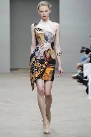 Model baju batik kombinasi menggunakan kain polos, sifon, bolero, embos, dan brokat. 10 Ide Baju Kain Jarik Gendong Batik Busana Batik Selendang