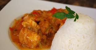 Hace mucho que no pongo ninguna receta de cocina, como sabéis de pues es tan sencillo como para empezar hay que tener bonito fresco, y de eso ya os encargáis vosotros personalmente, luego tenéis que conseguir unas hojas de. Atun Encebollado Con Tomate Y Pimientos Bonito Del Norte Fresco Atun Encebollado Encebollado Receta Recetas Atun Fresco