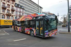 Besoin de prendre la ligne de bus 75 ? Icb Solaris Urbino 12 Electric Wagen 235 Am 08 02 19 Auf Der Linie 75 In Frankfurt Am Main Bus Bild De