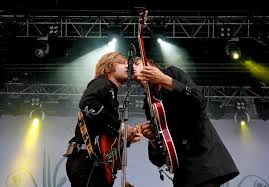 Egmont publishing är en del av den nordiska mediekoncernen och stiftelsen egmont som varje år delar ut mer än 120 miljoner kronor för att hjälpa utsatta barn och. Mando Diaos Bjorn Dixgard Om Farska Skivan Bang Och Relationen Med Gustaf Noren Cafe Se