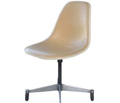 And the varidesk standing desk chair is no exception. Eames Vinyl Desk Chair With Wheels From A Unique Collection Of Antique And Modern Office Chairs And Desk Chairs At Www Desk Chair Modern Office Chair Chair