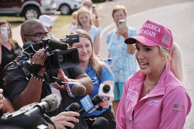 Todd and Julie Chrisley released from prison after Trump pardons - Chicago  Sun-Times