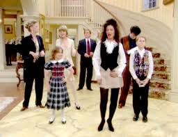 18/12/1995 20:00 | 22 min. Une Nounou D Enfer Realisee Par Peter Mark Jacobson Et Fran Dresher The Nanny 1993 1999 Once Upon A Tam