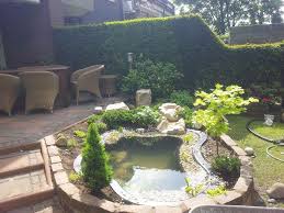 Anlegen Aufbauen Einbauen Eines Gfk Fertigteich Anleitung Teichbecken Anlegen Anleitung Auf Small Backyard Ponds Ponds Backyard Indoor Water Garden