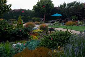 Open Invitation A Garden Design To Bring People Together Plant Id S Finegardening Garden Design Plants Garden Show