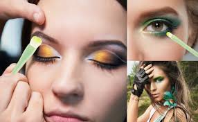 Amazon.com: 旅行化妝刷組附保護套,4 合1 迷你可愛化妝刷可伸縮專業粉底混合粉眼影刷,適用於女性臉部化妝品化妝刷組(綠色) :  美容與個人護理