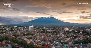 Tempat wisata yang sudah buka sejak senin (15/6/2020) itu memberlakukan sistem pembelian tiket secara online melalui situs resminya. 10 Tempat Wisata Bogor Terbaru 2020 Dan Harganya
