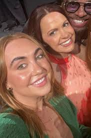 Dena Barton's Instagram, Twitter & Facebook