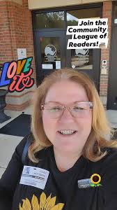 SRO Maifeld reading at Rumford Elementary School and Meroby Elementary this  week for Read Across America.