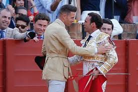 Que pegues un salto, yo te pago la multa... tú eres torero”: la insólita  polémica que involucra a Joaquín, el amuleto de Pellegrini en el Betis - La  Tercera