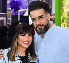 فإذا استطاع أن يشعر بأن المرأة التي أمامه تشد انتباهه من حيث إنها تختلف عن نساء كثيرات بسبب تمتعها بميزات خاصة، فهي قد تكون المحظوظة من حيث وقوعه في حبها. Ø·Ù„Ø§Ù‚ ØºØ¯ÙŠØ± Ø§Ù„Ø³Ø¨ØªÙŠ Ù…Ù† Ø§Ù„Ù…Ø®Ø±Ø¬ Ø§Ù„ÙƒÙˆÙŠØªÙŠ Ø£Ø­Ù…Ø¯ Ø§Ù„ÙØ±Ø¯Ø§Ù† ØªÙ… Ø¨Ø·Ø±ÙŠÙ‚Ø© Ø±Ø§Ù‚ÙŠØ© Ù‡Ø§Ø±Ø¨Ø±Ø² Ø¨Ø§Ø²Ø§Ø±