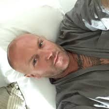 Lee Sharples's Instagram, Twitter & Facebook