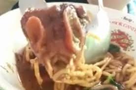 Video Heboh Pemotor Makan Mie Ayam Tikus Dan Viral Di Media Sosial Motorplus