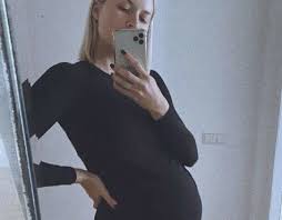 Sie und ihr liebster dustin schöne freuten sich auf instagram über den nachwuchs. Lena Gercke Zeigt Ihren Xxl Babybauch Salzburg24