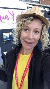 Dianne Doran's Instagram, Twitter & Facebook