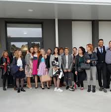 Le seul salon qui me donne ma chance est le self coiff des halles, étant donné que j'ai déjà 20. Next Faculte Des Metiers 35 Baviere 2017 Bp Coiffure St Malo