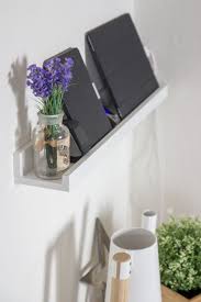 Diy Ladestation Aus Einer Bilderleiste Miss Konfetti Bild Leiste Ladestation Mobel Fur Kleine Raume