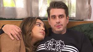 Η ηθοποιός που φέτος πρωταγωνιστεί στη σειρά της ερτ χαιρέτα μου τον πλάτανο μίλησε για τον γάμο της με γνωστό γιατρό χειρουργό ο οποίος μετρά ήδη 11 χρόνια. Xaireta Moy Ton Platano Ti 8a Doyme Sto Apopsino Epeisodio 25 01 Tetragwno Gr