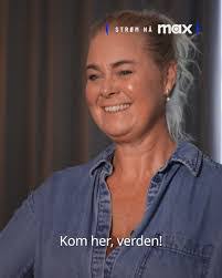 Kristin Samuelsen's Instagram, Twitter & Facebook