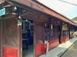 Rawon rempal yang bertempat di jl. Sang Pelancong Rawon Rampal Malang Jawa Timur Rawon Daging Sapi Paling Legendaris