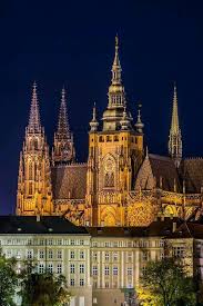 Planeje sua viagem com antecedência online para uma estadia tranquila. Catedral Y Castillo De Praga Republica Checa Castillos Praga Castillo De Praga