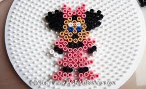 Modeles En Perles A Repasser Mickey Et Minnie Perle Perle Hama Modele Perles A Repasser