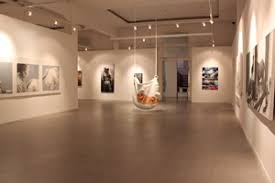 Pameran seni rupa adalah sebuah kegiatan penyajian karya seni rupa untu dikomunikasikan sehingga dapat di apresiasi oleh masyarakat luas. 6 Manfaat Pameran Seni Rupa Manfaat Co Id