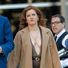 163 cm weight in kilograms: Amy Adams Risks Wardrobe Malfunction On Set Actress Bares Breasts In Low Cut Dress New York Daily News
