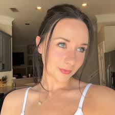 Explore Iron Flame and Fourth Wing Bonus Chapters