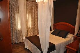 Se puede realizar en un día, pero para disfrutar bien del entorno se recomienda descansar en alguna casa rural. Casa Rural En Pedraza Turismo Rural En Segovia Villa Pedraza