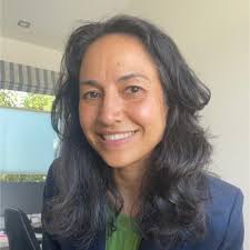 💥💥💥 „Always when I'm travelling, the drama at home starts“ ☕️ This is  what a colleague, who is a mum of two little ones, told me during a coffee  chat here at