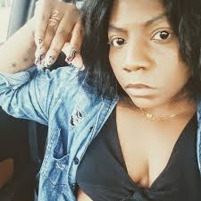 Sarah Uzzell's Instagram, Twitter & Facebook