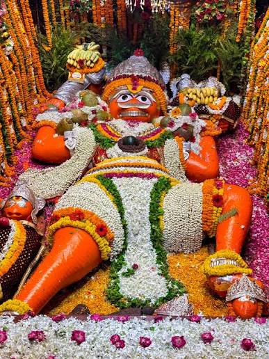 Bade Hanuman Mandir reclining idol