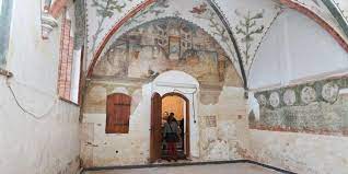 mittelalterliche wandmalerei aus dem 13 bis 15 jahrhundert kann jetzt im stralsunder johanniskloster mit unterstutzung der de wandmalerei malerei mittelalter