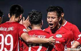 Quế ngọc hải đã có ngày trở lại v.league 2019 đầy cảm xúc khi cùng viettel đối đầu đội bóng cũ slna ở vòng 8 diễn ra chiều 5/5. Quáº¿ Ngá»c Háº£i Ä'áº§y Cáº£m Xuc Trong Ngay Viettel VÆ°Æ¡n Len Ä'áº§u Báº£ng