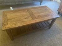 You can choose a simple table that's basically four legs and a tabletop, and that's just fine for many people. 6ib4lke359nt1m
