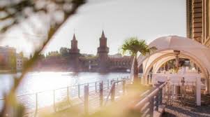 Die hellen, weiten räume der diwali spreelounge laden zu kreativen workshops und hochkonzentrierten seminaren ein. Diwali Spreelounge Hochzeitslocations Berlin