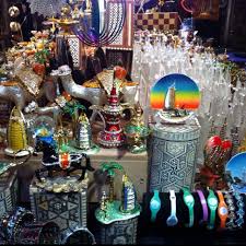 Souvenir Shop At The Souk Madinat Jumeirah Souks In Dubai Dubai Dubai Shopping
