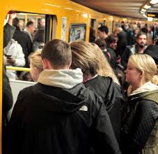 Die lokführergewerkschaft gdl hat nach eigenen angaben konkrete arbeitskampfmaßnahmen gegen die bahn beschlossen. Bahnstreik So Bekommen Sie Eine Entschadigung Welt