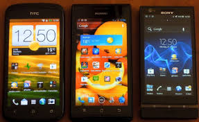 Huawei Ascend P1 und Sony Xperia P ...