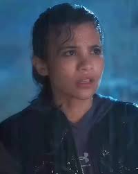 Cole and Jackie First Kiss Scene Season 2