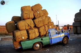 Picape Com Fardos De Tabaco Em Malawi Na Africa Transporte Cargando Fotos