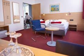 Ak prídete do ubytovania hotel haus vom guten hirten autom, budete môcť využívať bezplatné parkovanie. Hotel Haus Vom Guten Hirten Munster Deutschland Preise 2020 Agoda