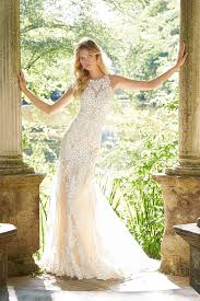 Die meerjungfrau stil des kleides ist am besten für die schlanke. Standesamt Brautkleider Schlicht Farbig Lang Kurz Your Day Your Style